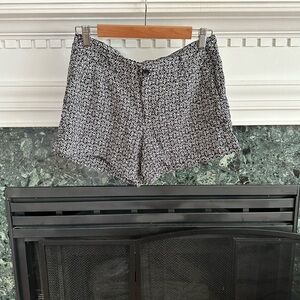 Banana Republic Aztec Black White Shorts size 4